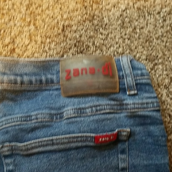 Jean's - Picture 3 of 4